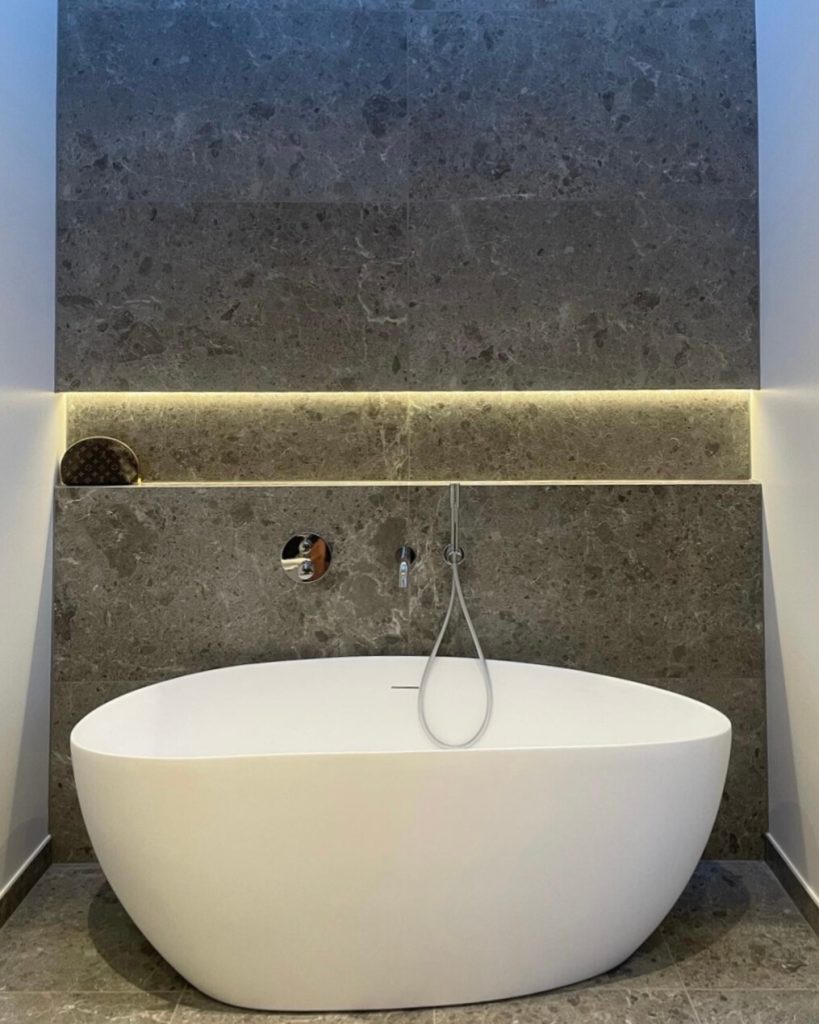 NEWSTONE GRIS NATURALE- Foto: @villakjaerhansen