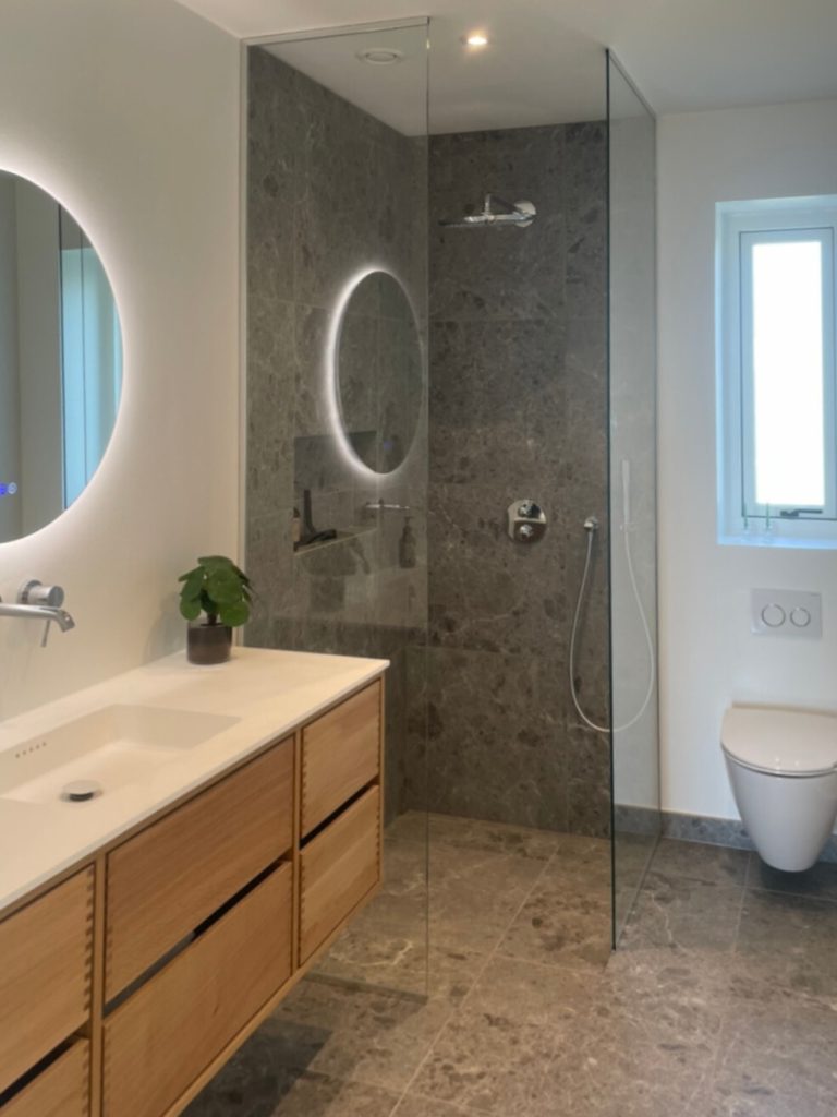 NEWSTONE GRIS NATURALE- Foto: @villakjaerhansen