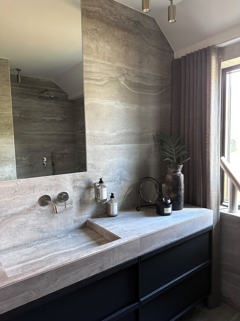 TRAVER2 GRIGIO NATURALE - Foto: @sines___ 2